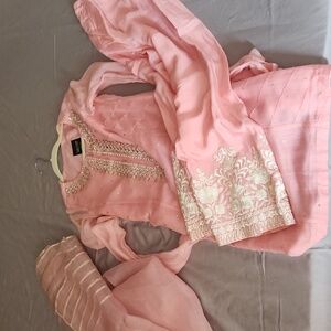 Aghanoor Bridal Studio Pant and Kamiz. Perfect for Eid